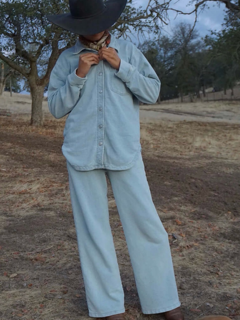 NWT Outdoor Voices Desert Light Blue Button-Down Shirt, Size Small